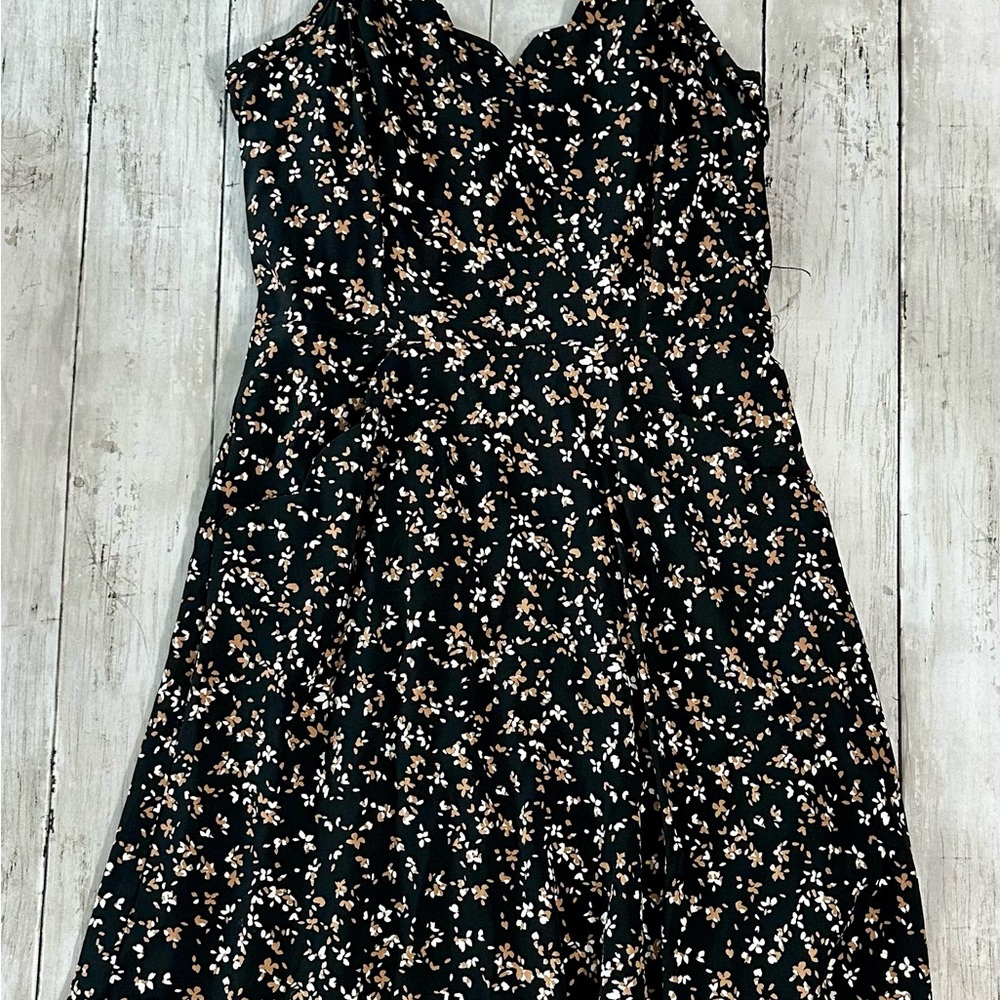 41 Hawthorn Floral Dress in Black and White